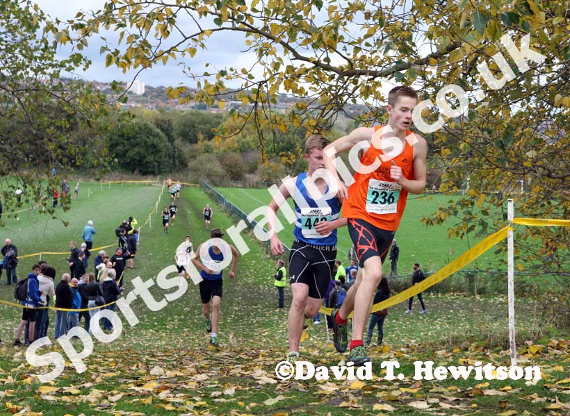 Oliver Watson (Durham City) leads Nathan Cox (Morpeth) lduring the under-17 mens North East Harrier League, Blaydon. Photo: David T. Hewitson/Sports for All Pics